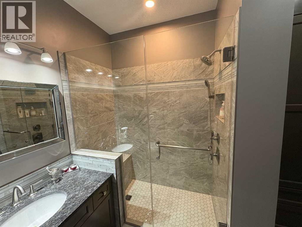 Single Family House for Sale in   Dalhousie Drive NW Dalhousie Calgary 