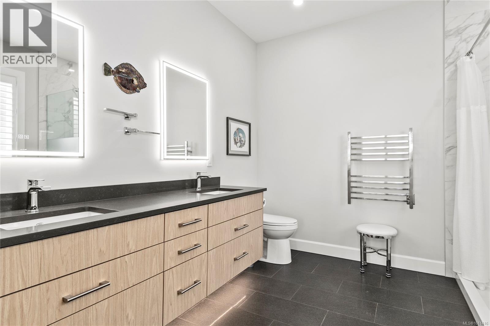 Photo 15 of 3329 Eagleview Cres, Courtenay BC