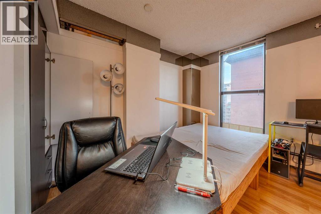 Single Family House Loft for Sale in    Avenue SW Chinatown Calgary 