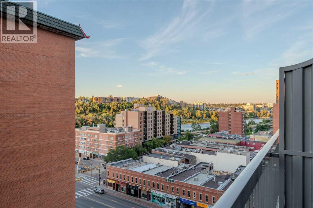 Single Family House Loft for Sale in    Avenue SW Chinatown Calgary 