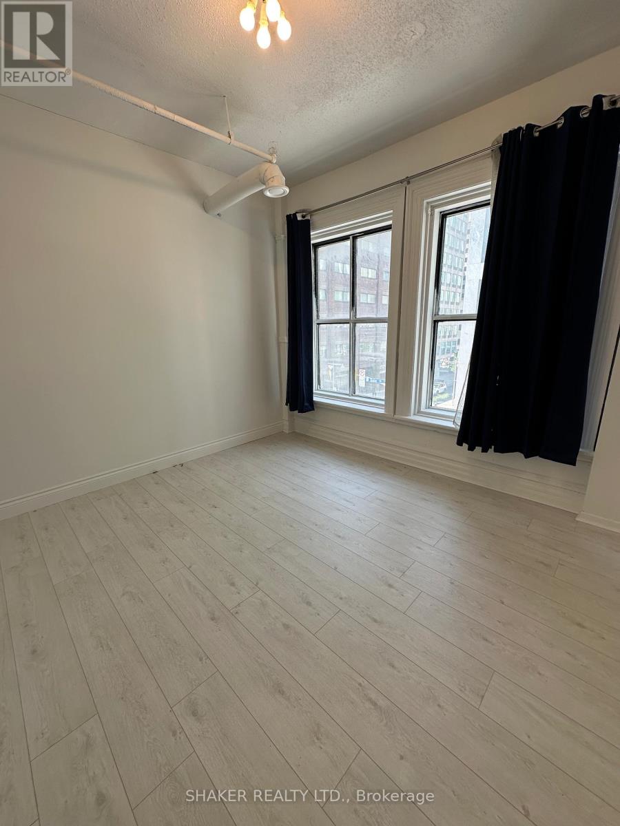 Photo 17 of 131 Bank Street, Ottawa ON