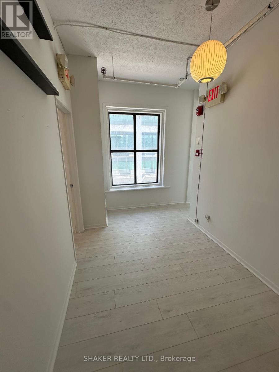 Photo 3 of 131 Bank Street, Ottawa ON