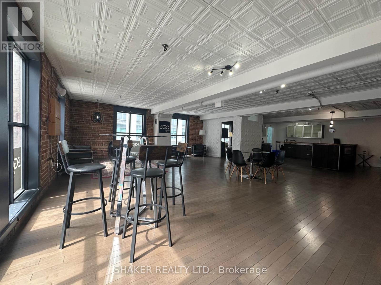 Photo 13 of 131 Bank Street, Ottawa ON