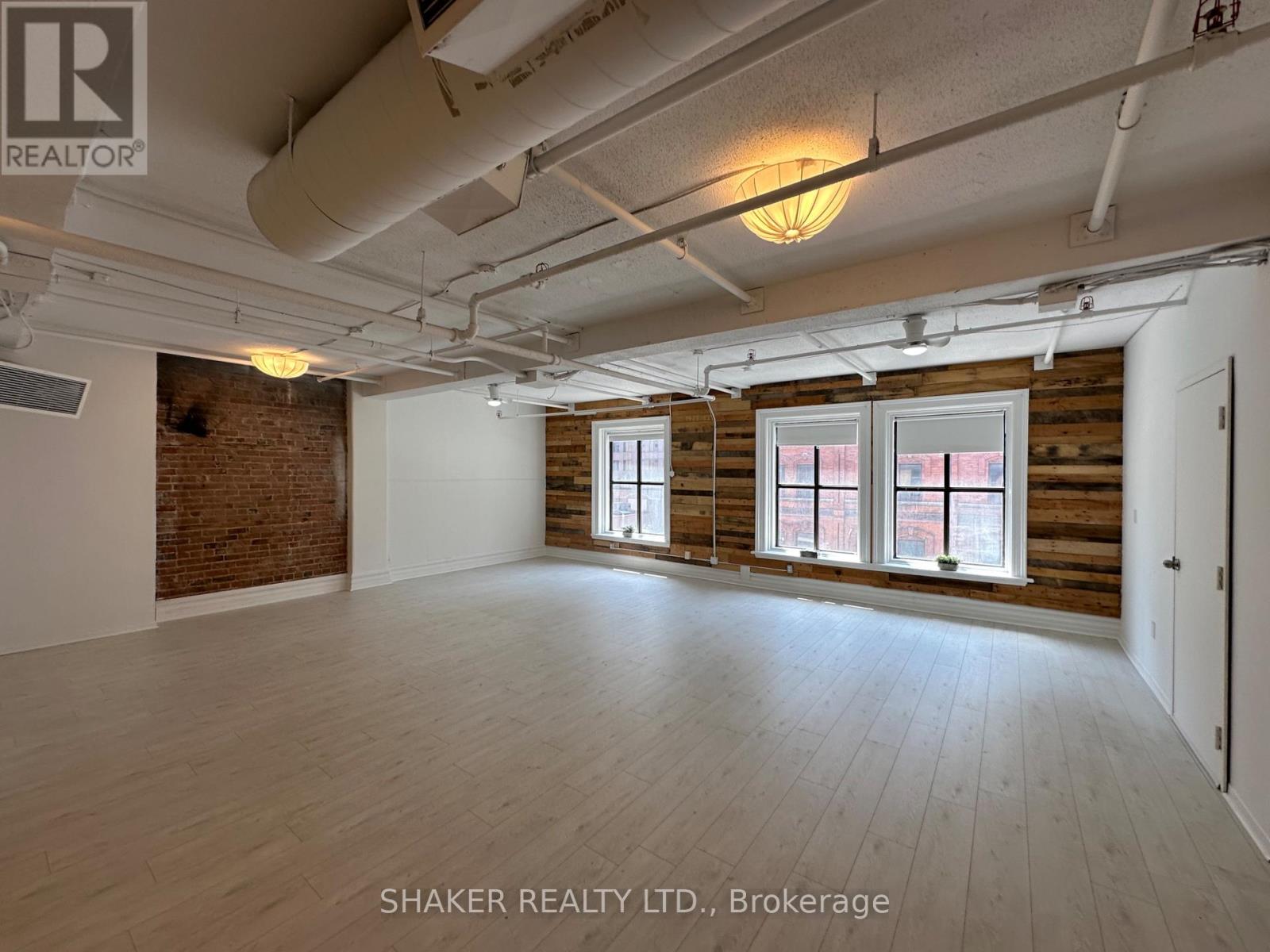 Photo 9 of 131 Bank Street, Ottawa ON