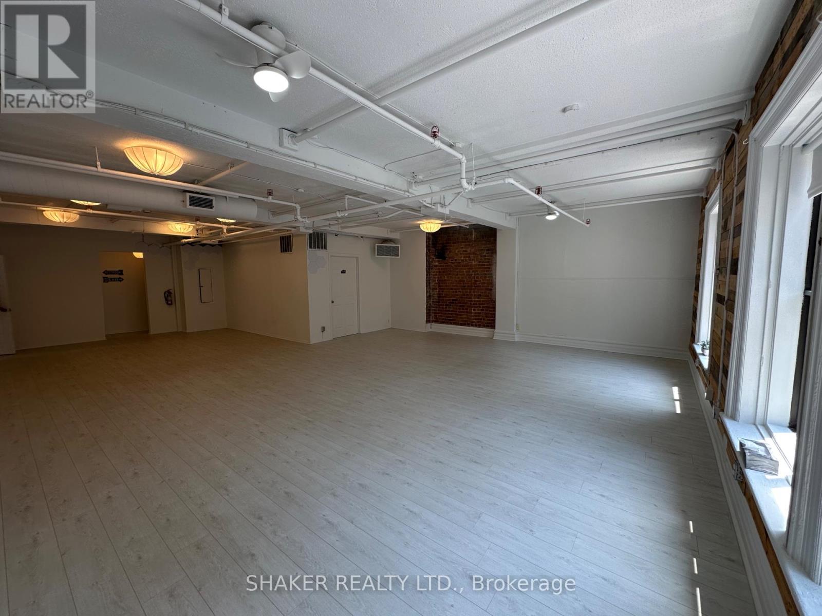 Photo 6 of 131 Bank Street, Ottawa ON