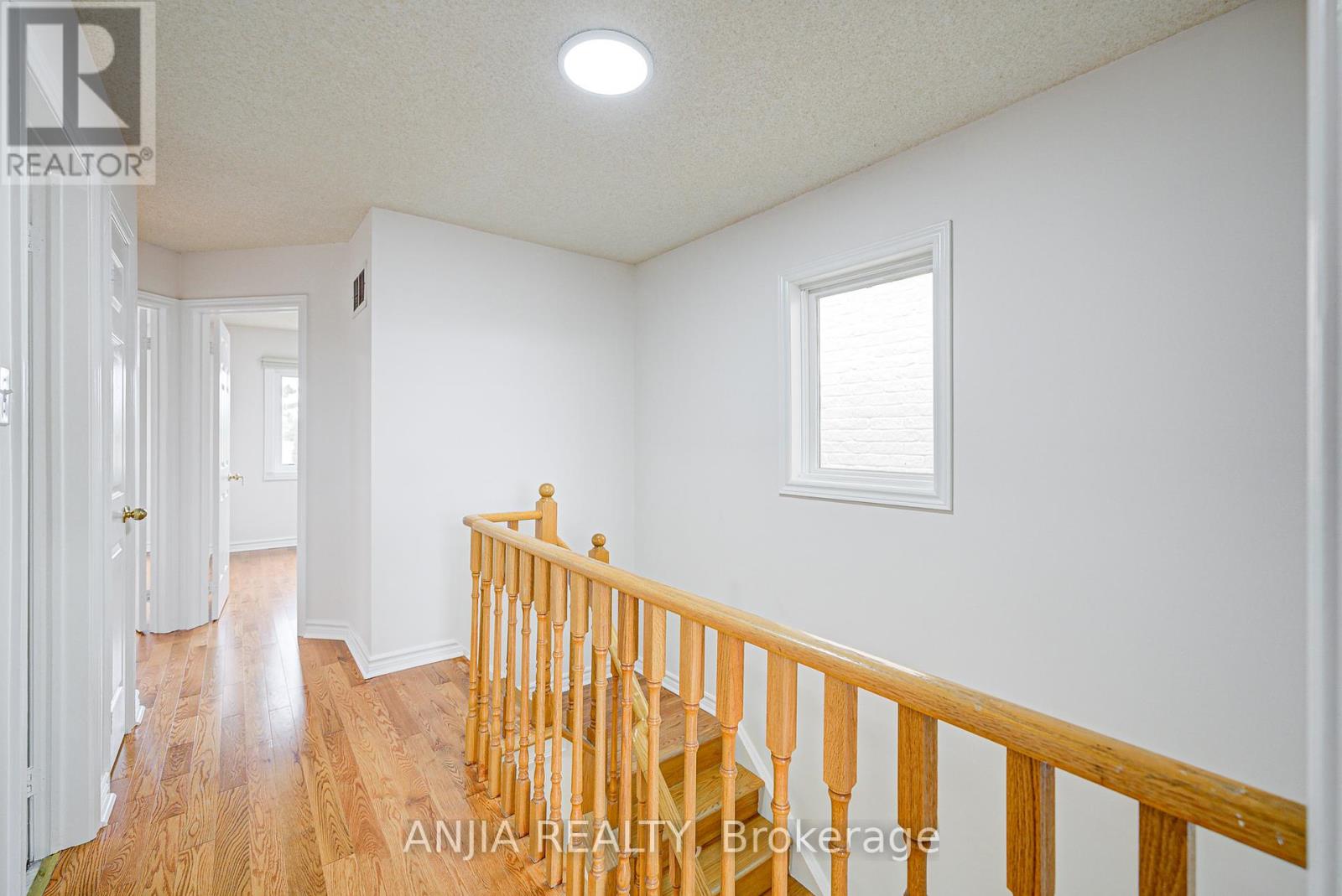 Photo 2 of 203 Milliken Meadows Drive, Markham ON