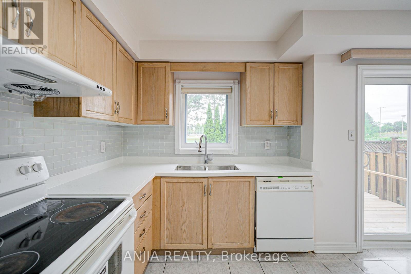 Photo 43 of 203 Milliken Meadows Drive, Markham ON