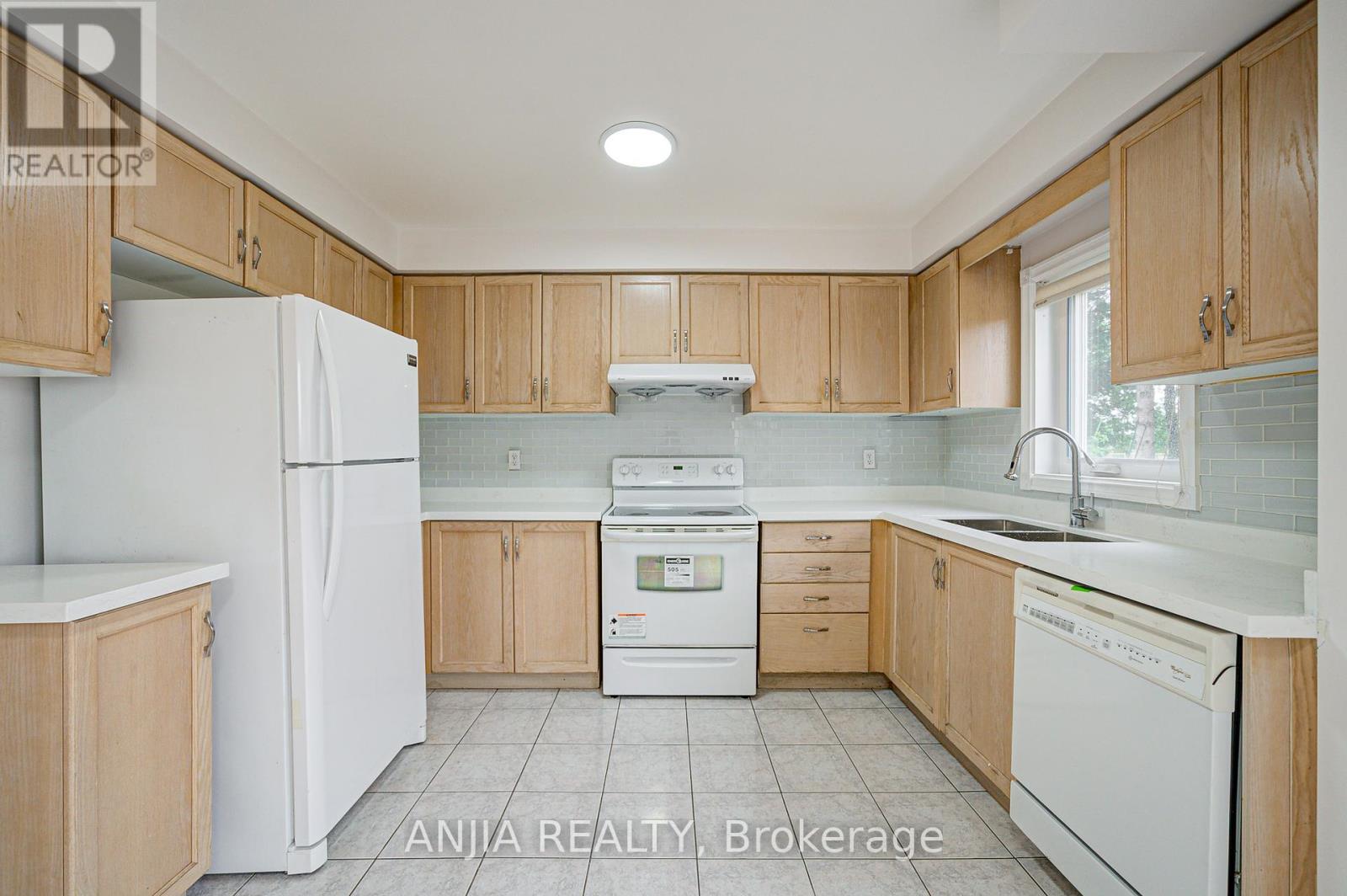 Photo 1 of 203 Milliken Meadows Drive, Markham ON