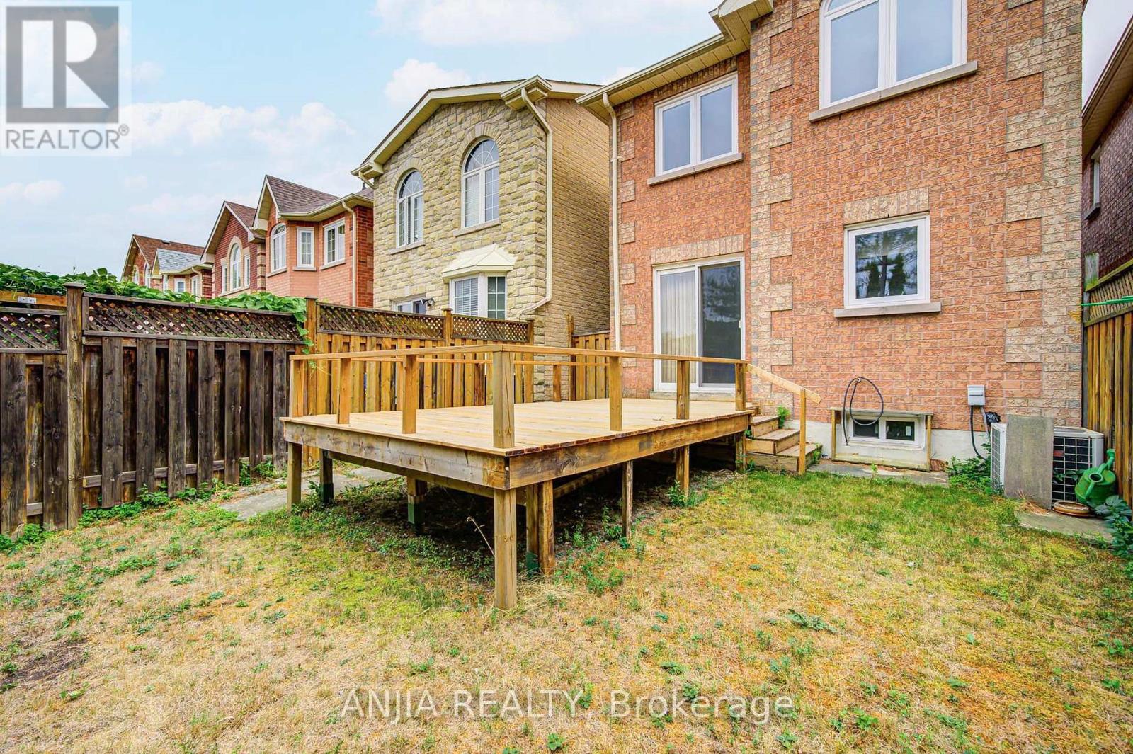 Photo 32 of 203 Milliken Meadows Drive, Markham ON