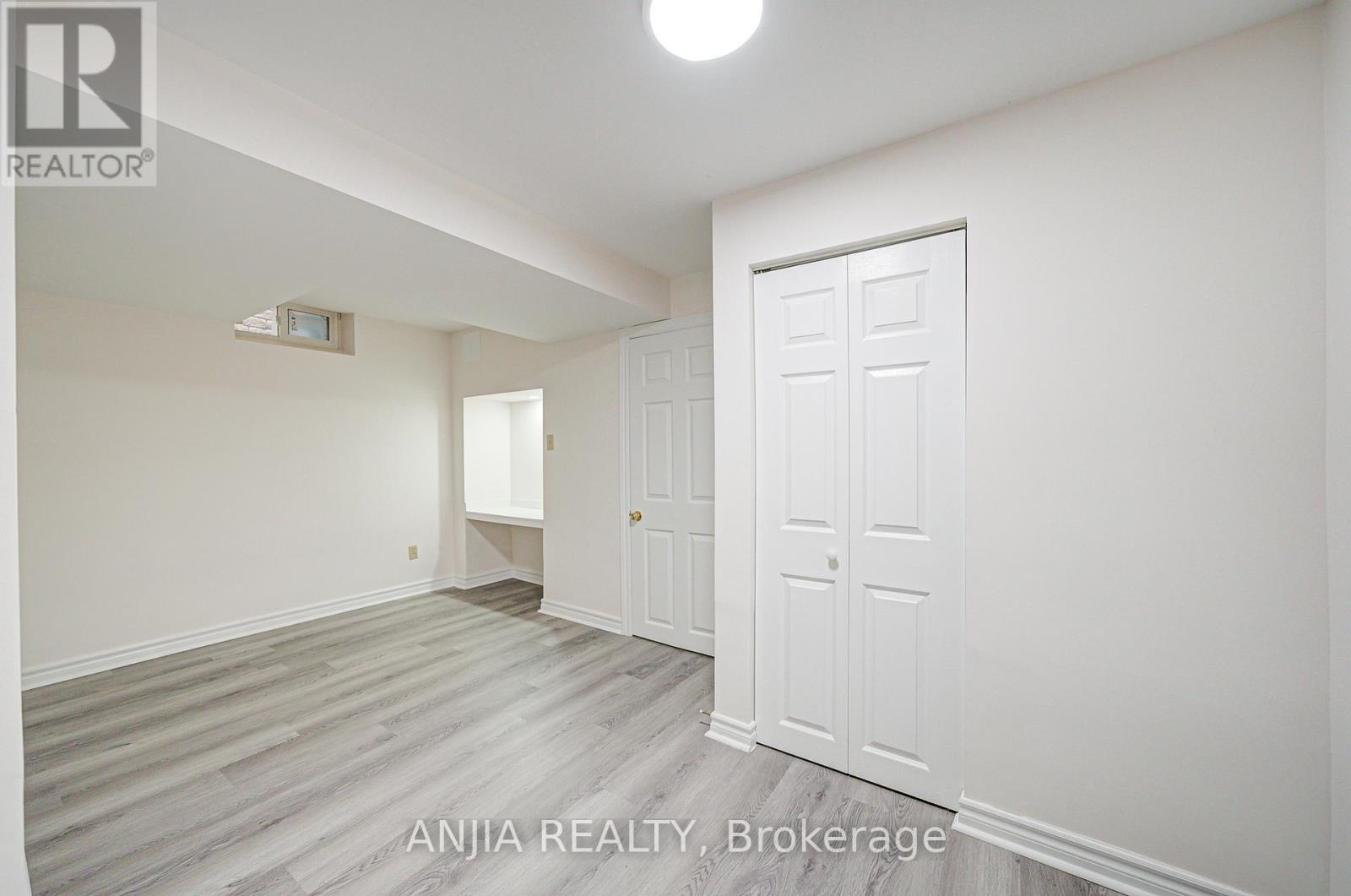 Photo 7 of 203 Milliken Meadows Drive, Markham ON