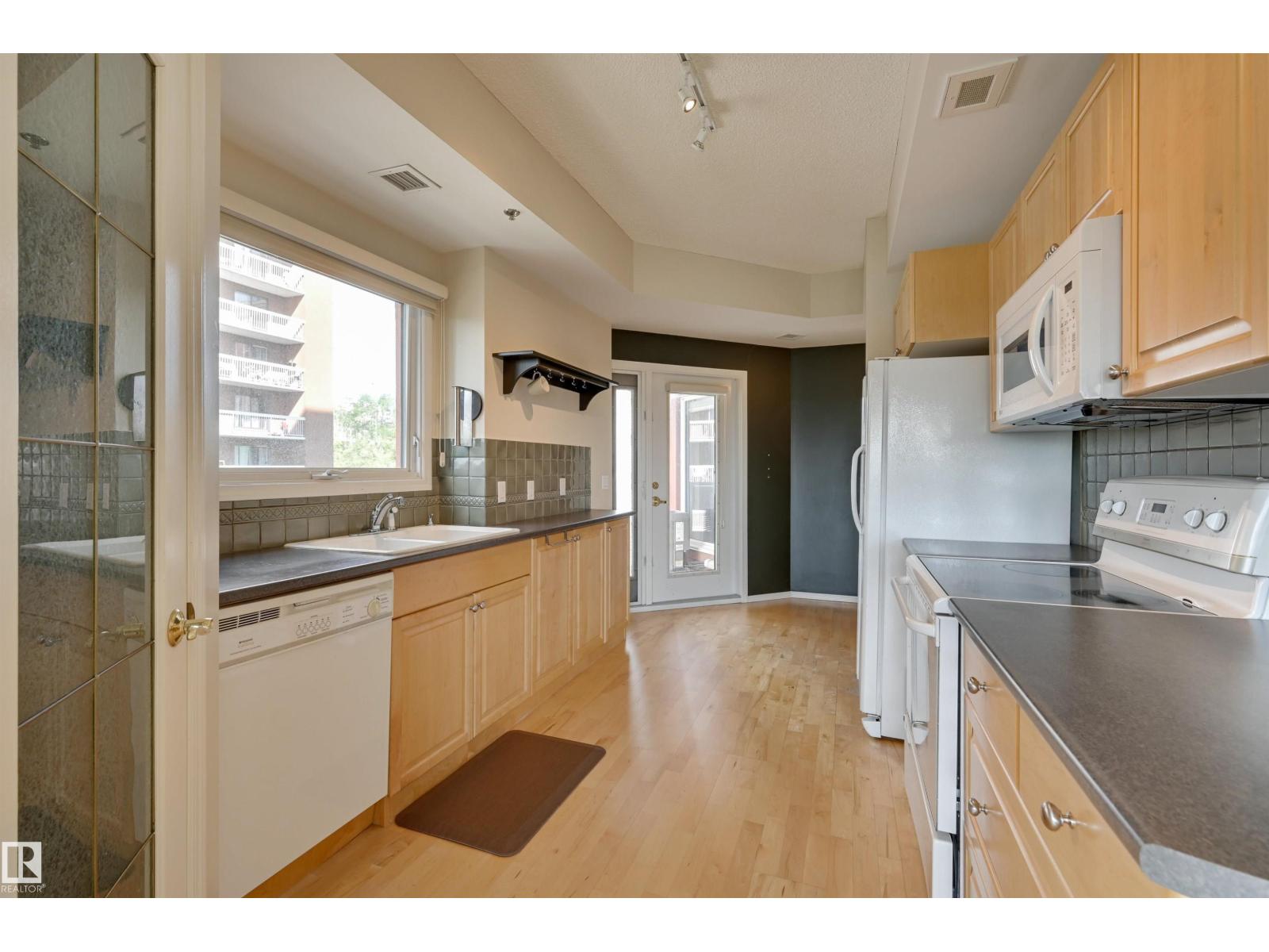 Photo 11 of 501 9708 110 St Nw, Edmonton AB