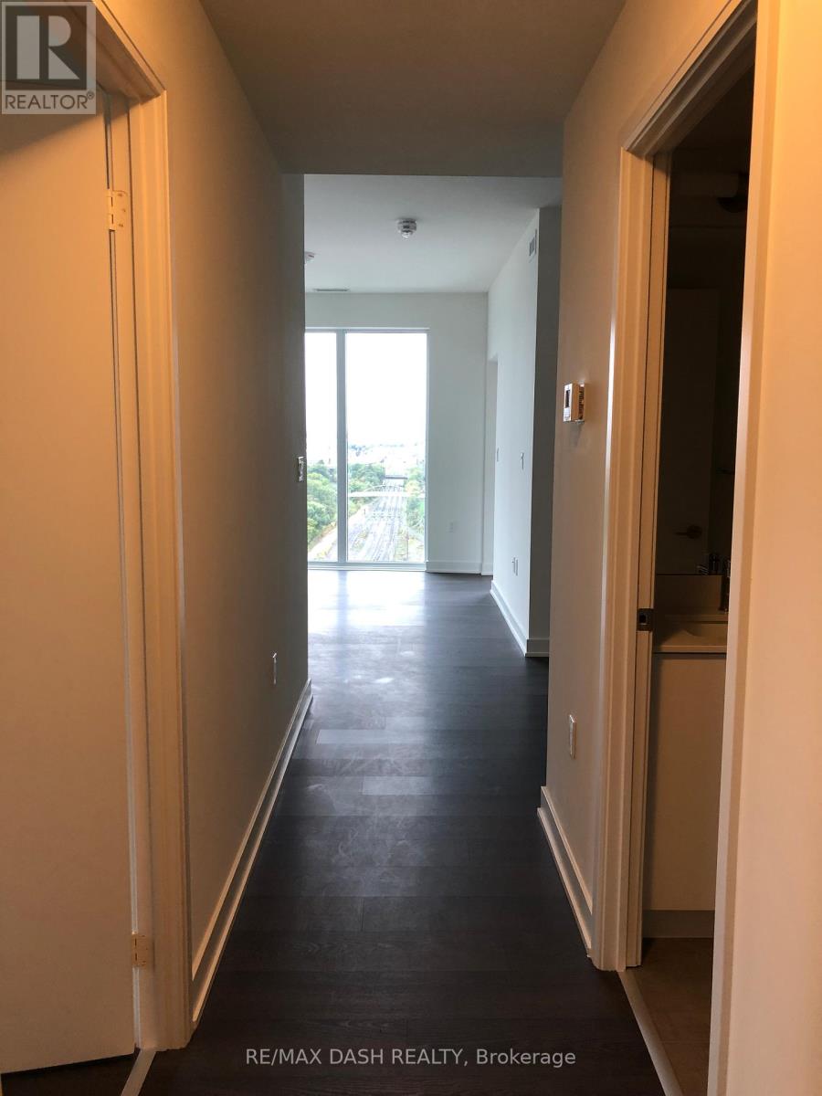 Photo 4 of 1504 W 27 Bathurst Street, Toronto ON