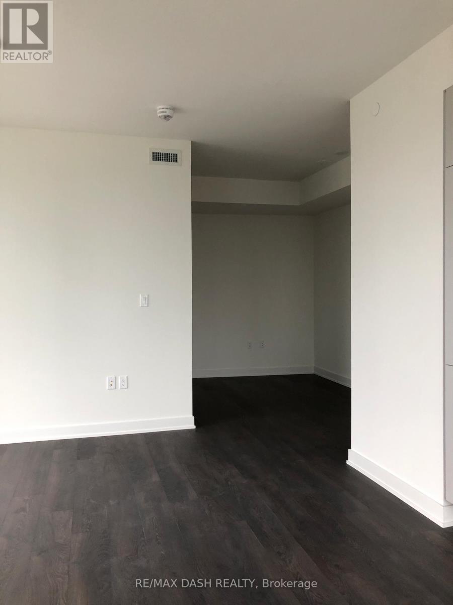 Photo 5 of 1504 W 27 Bathurst Street, Toronto ON