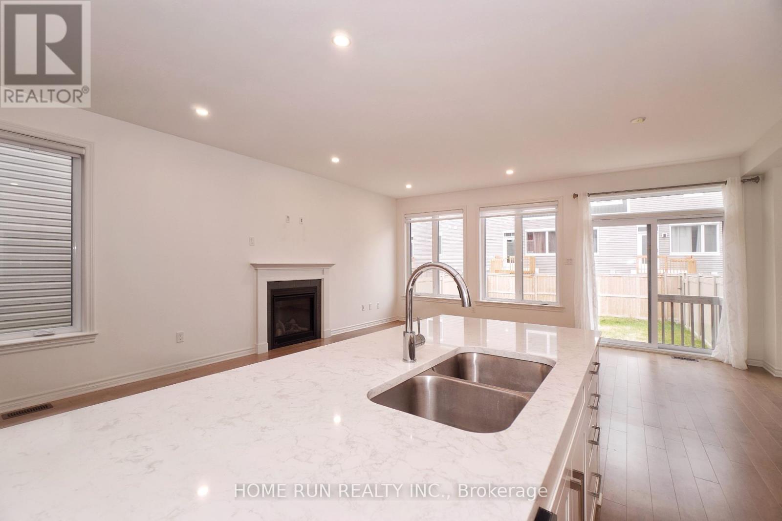 Photo 23 of 517 Sonmarg Crescent, Ottawa ON