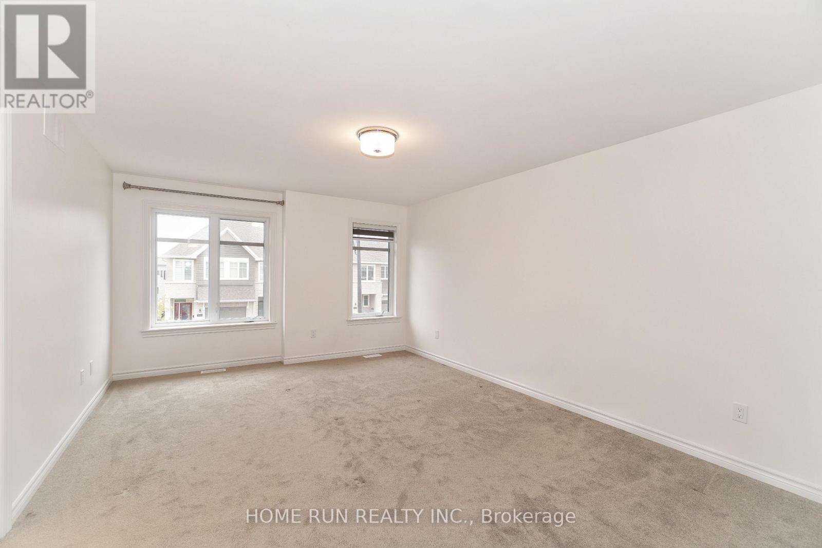 Photo 35 of 517 Sonmarg Crescent, Ottawa ON