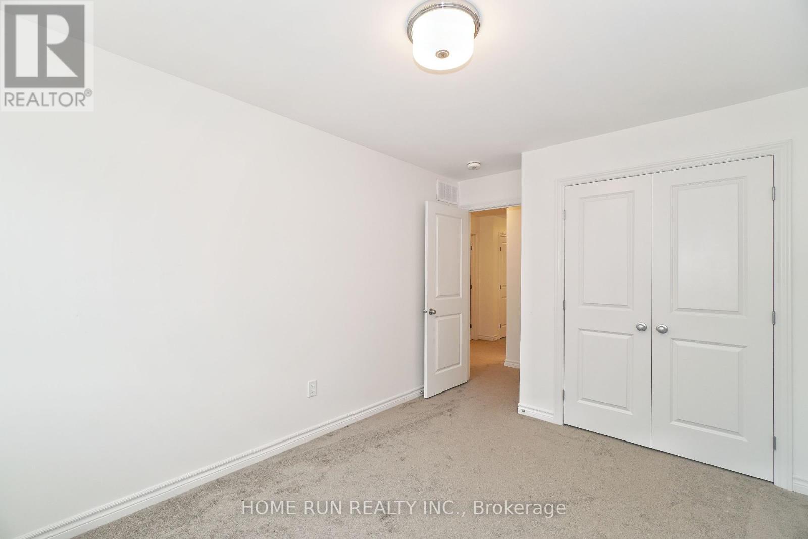 Photo 30 of 517 Sonmarg Crescent, Ottawa ON