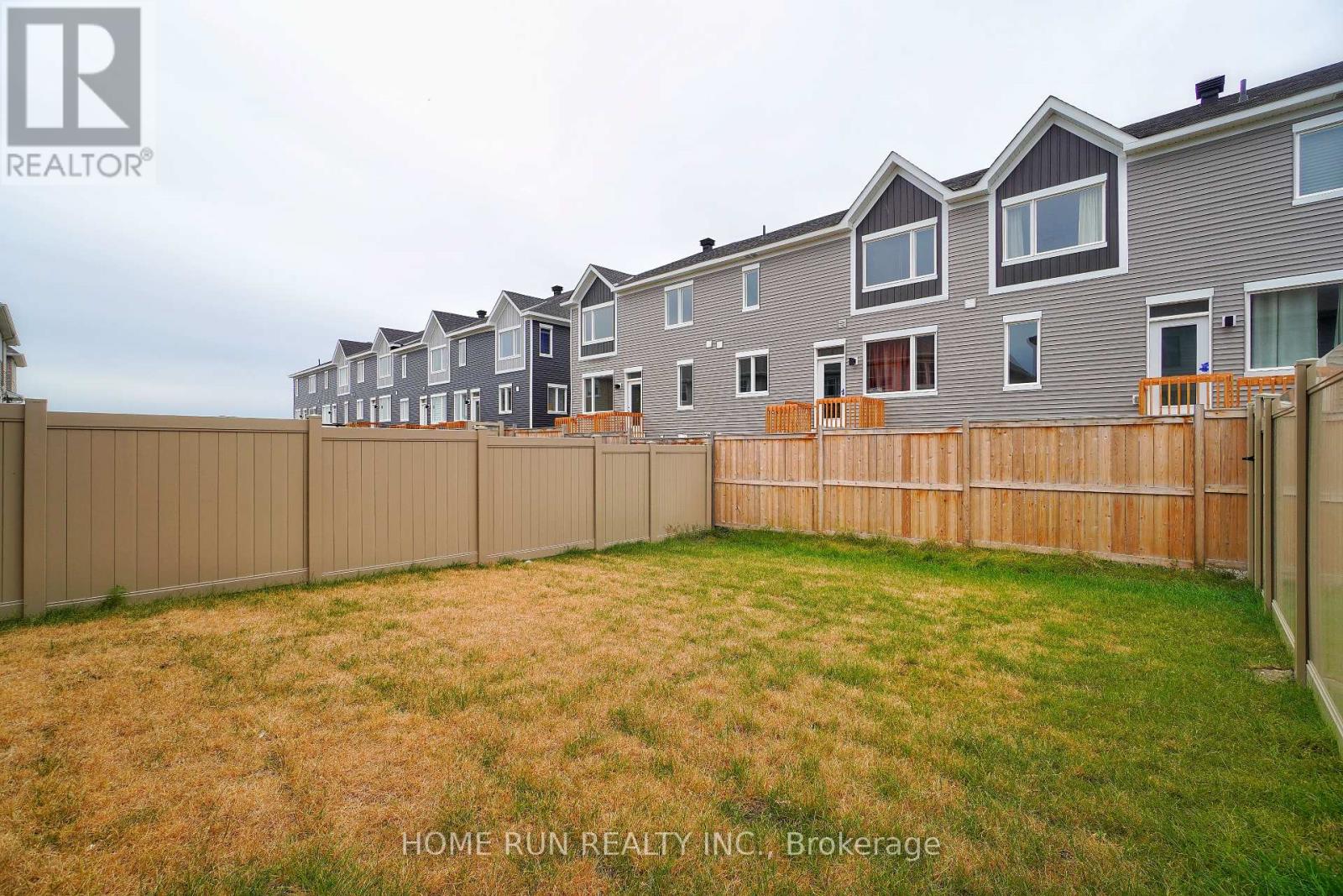 Photo 21 of 517 Sonmarg Crescent, Ottawa ON