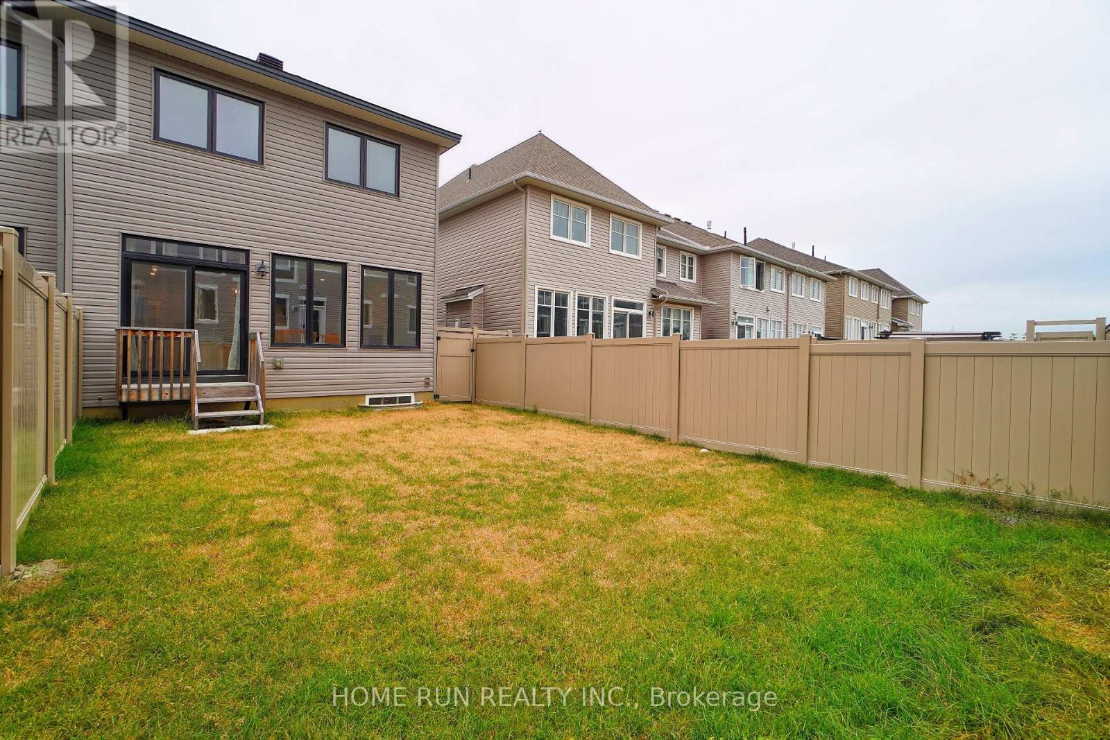 Photo 31 of 517 Sonmarg Crescent, Ottawa ON