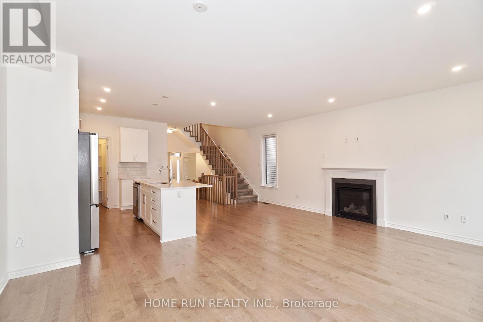 Photo 29 of 517 Sonmarg Crescent, Ottawa ON