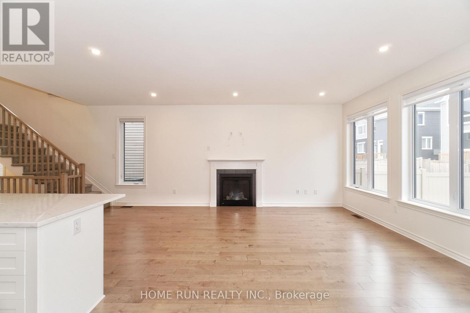 Photo 1 of 517 Sonmarg Crescent, Ottawa ON