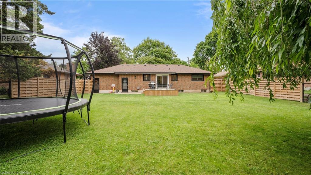 Photo 31 of 25 Seneca Crescent, Brantford ON
