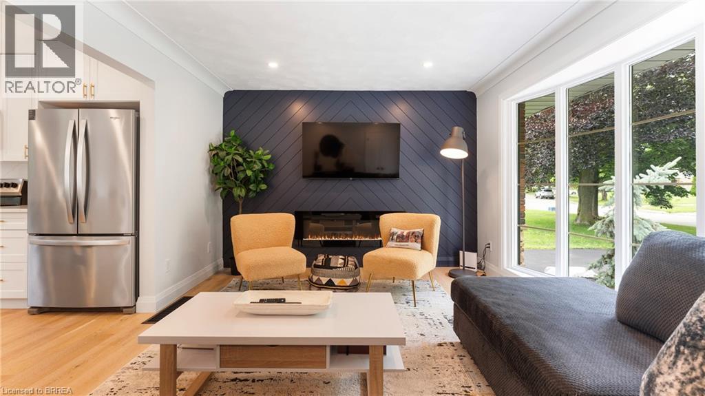 Photo 21 of 25 Seneca Crescent, Brantford ON