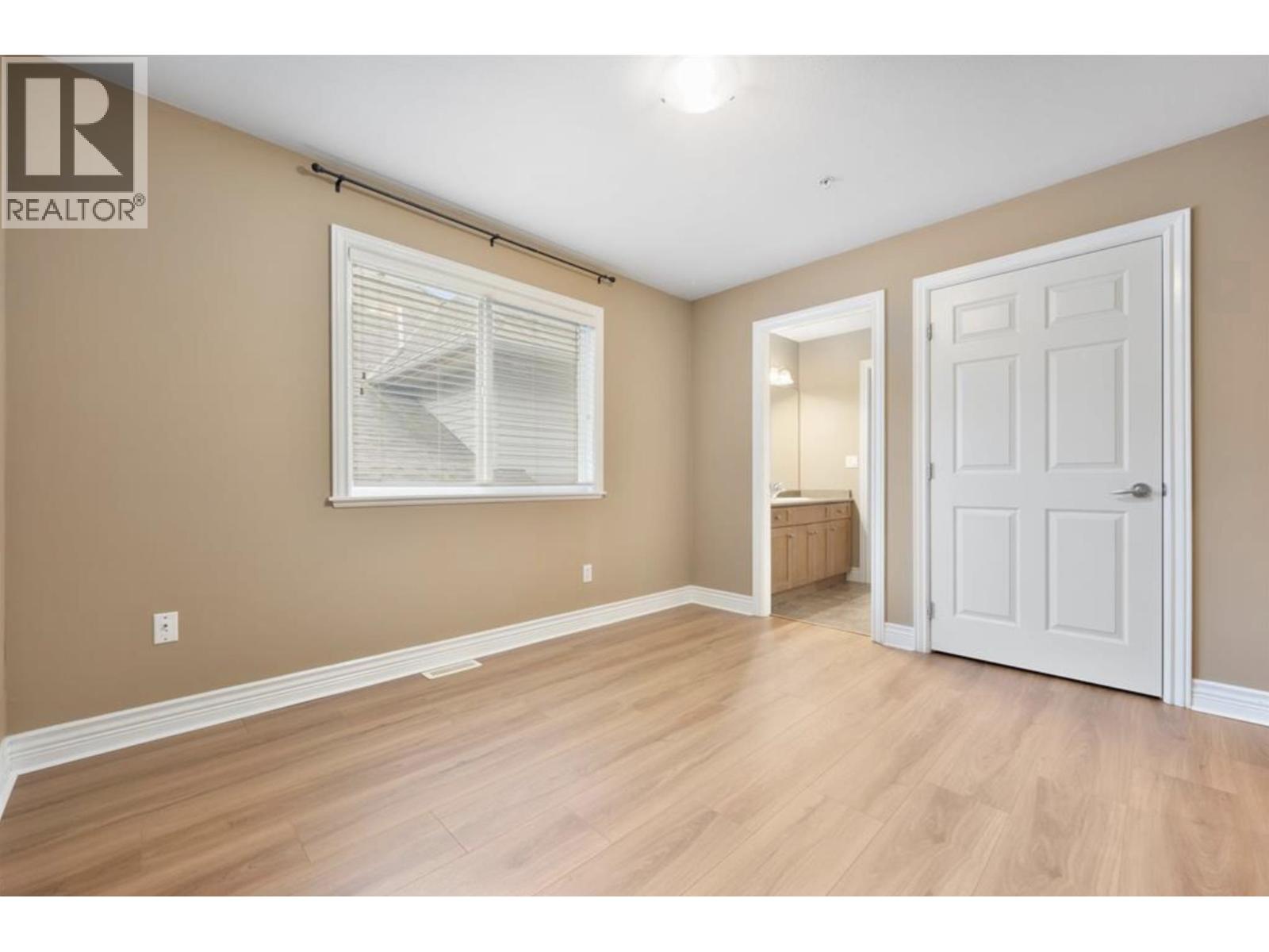 Photo 2 of 19243 Fieldstone Walk, Pitt Meadows BC