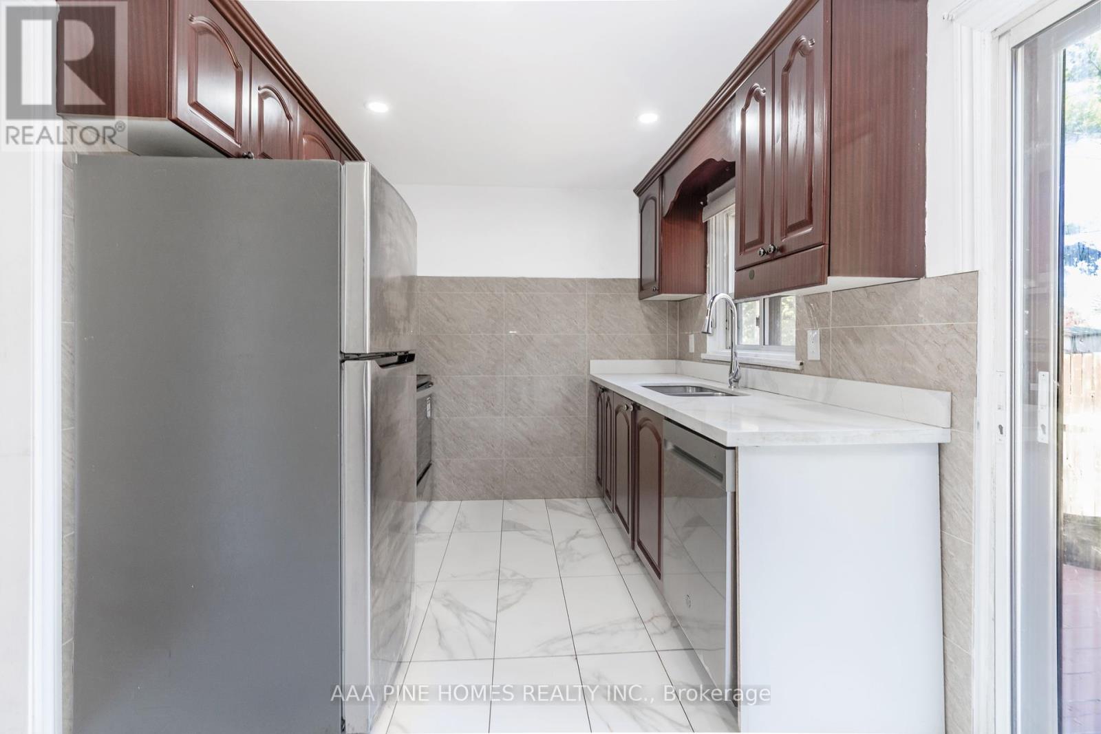 Photo 26 of 59 Burkwood Crescent, Toronto ON