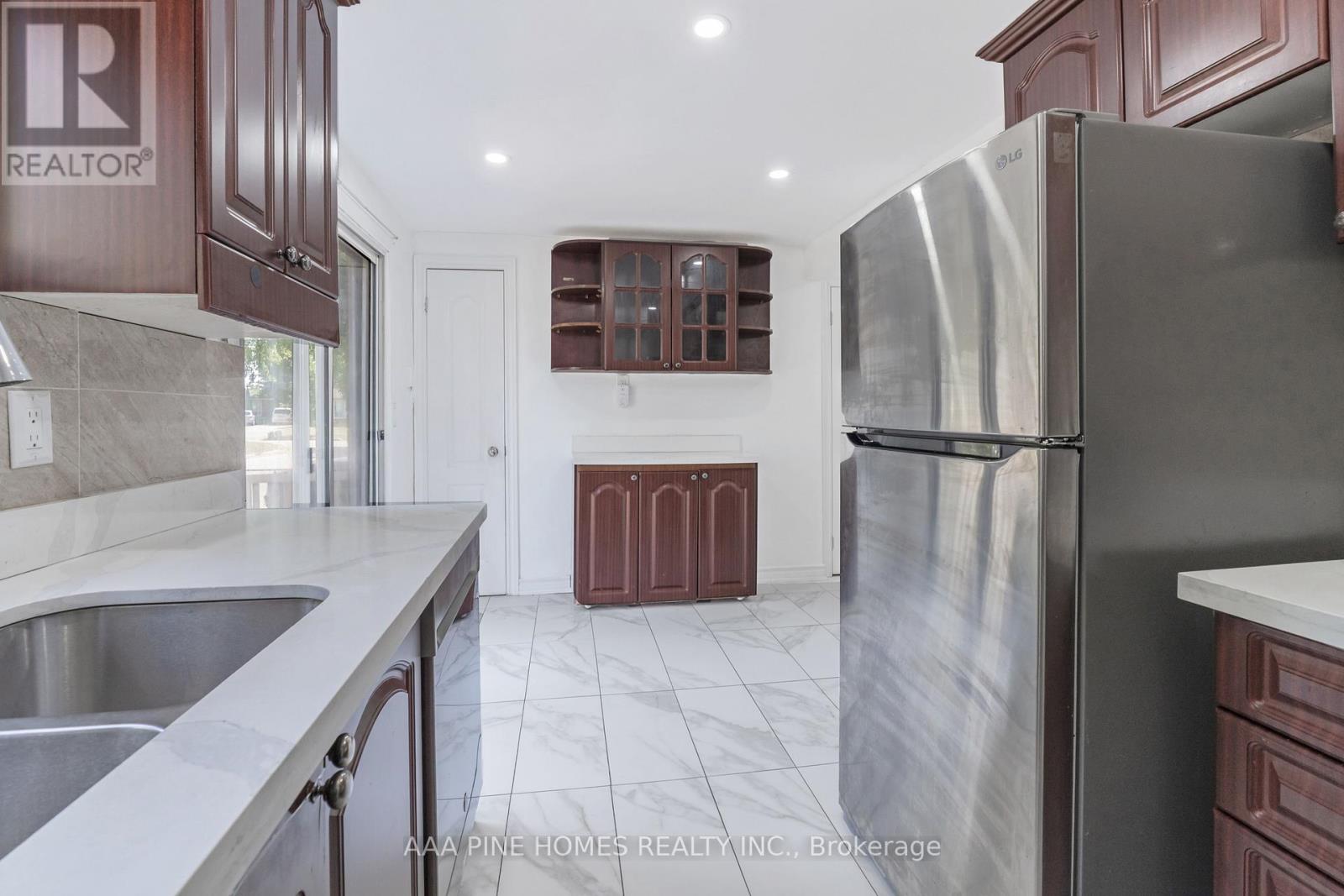 Photo 8 of 59 Burkwood Crescent, Toronto ON