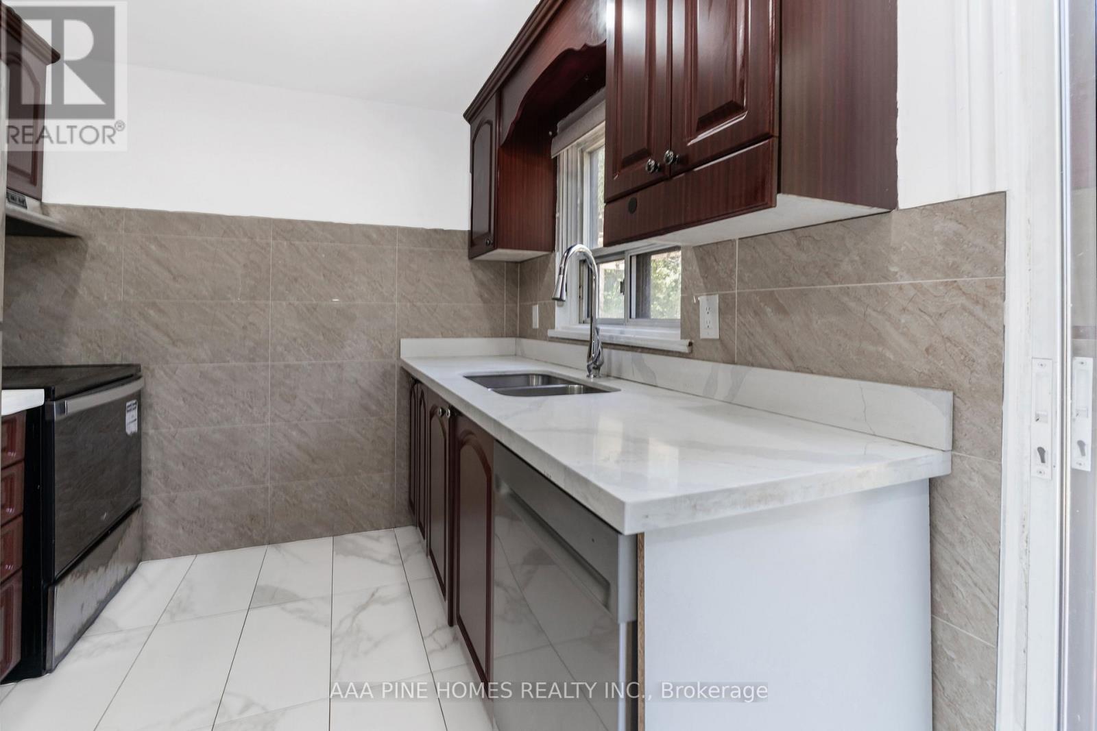 Photo 7 of 59 Burkwood Crescent, Toronto ON