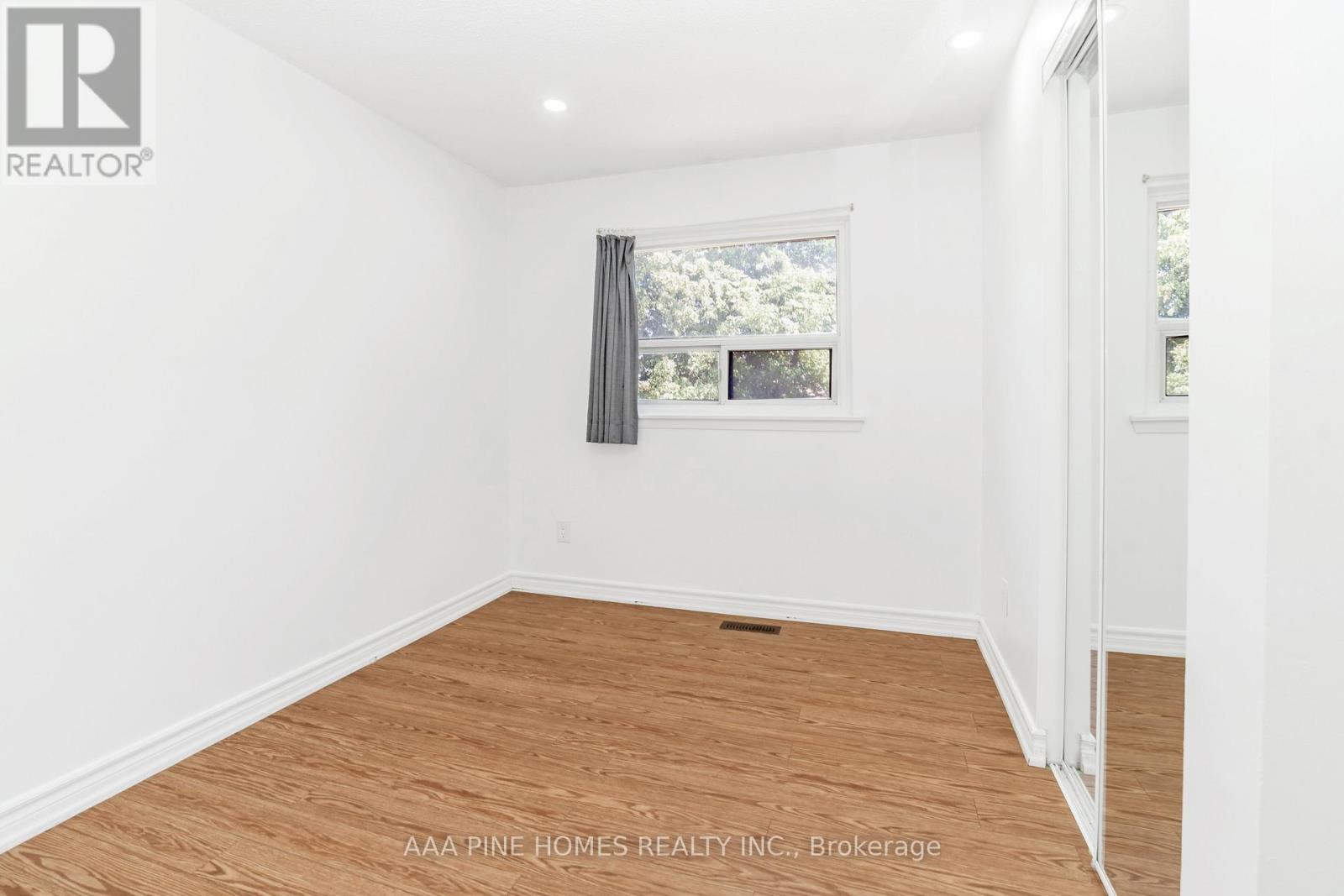 Photo 9 of 59 Burkwood Crescent, Toronto ON