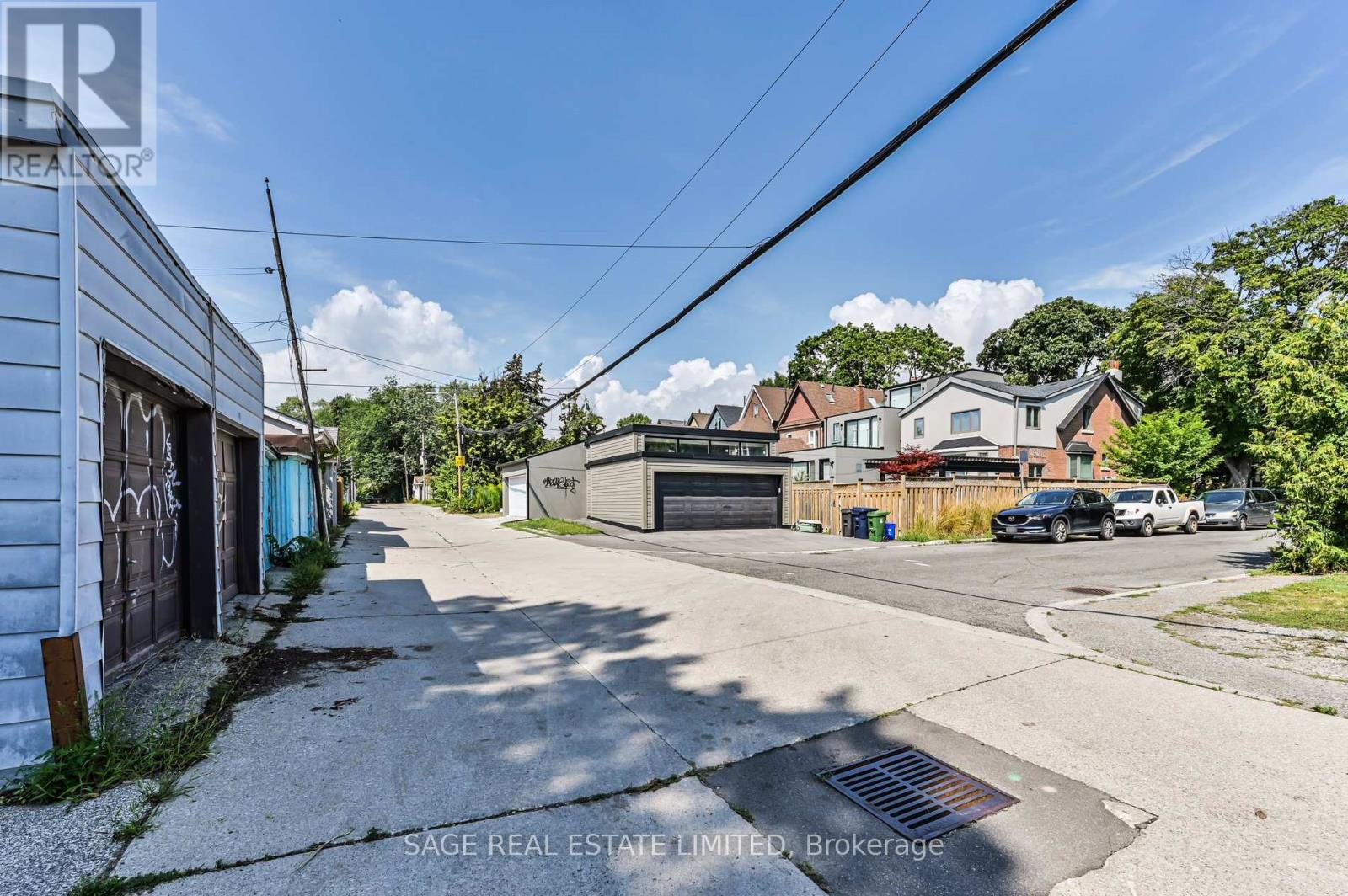 Photo 16 of 43 Eaton Avenue, Toronto ON