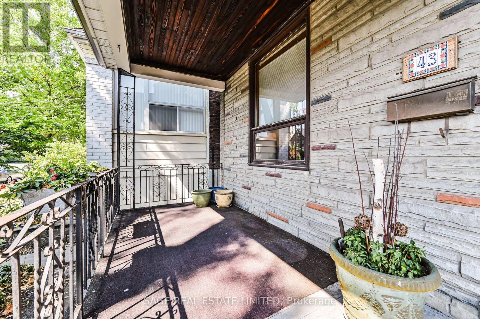 Photo 2 of 43 Eaton Avenue, Toronto ON