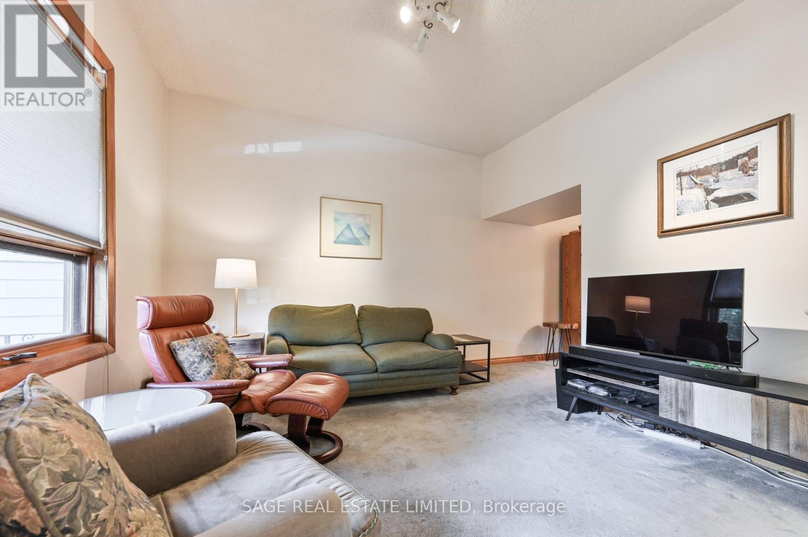 Photo 3 of 43 Eaton Avenue, Toronto ON