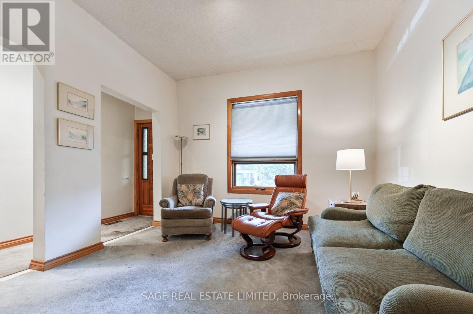 Photo 4 of 43 Eaton Avenue, Toronto ON