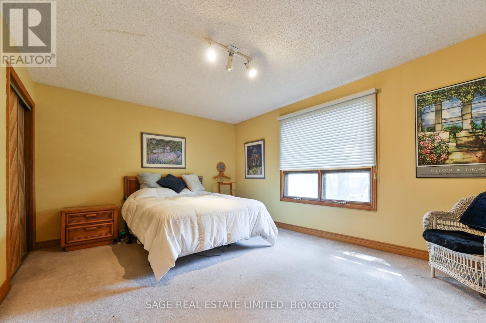 Photo 9 of 43 Eaton Avenue, Toronto ON