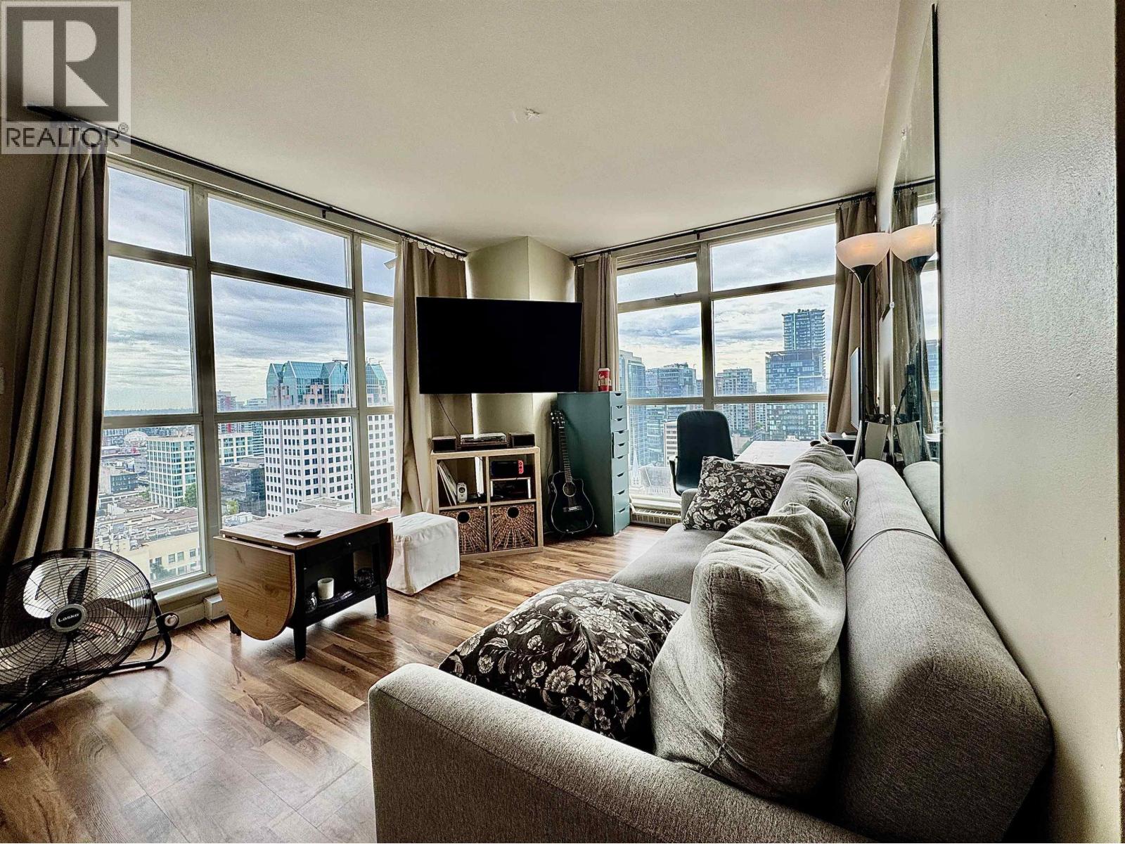 Photo 1 of 2609 438 Seymour Street, Vancouver BC