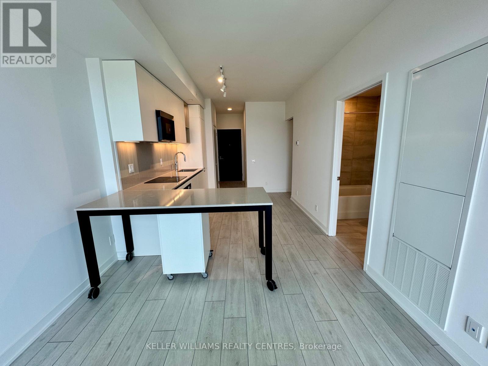 Photo 10 of 909 39 Mary Street, Barrie ON