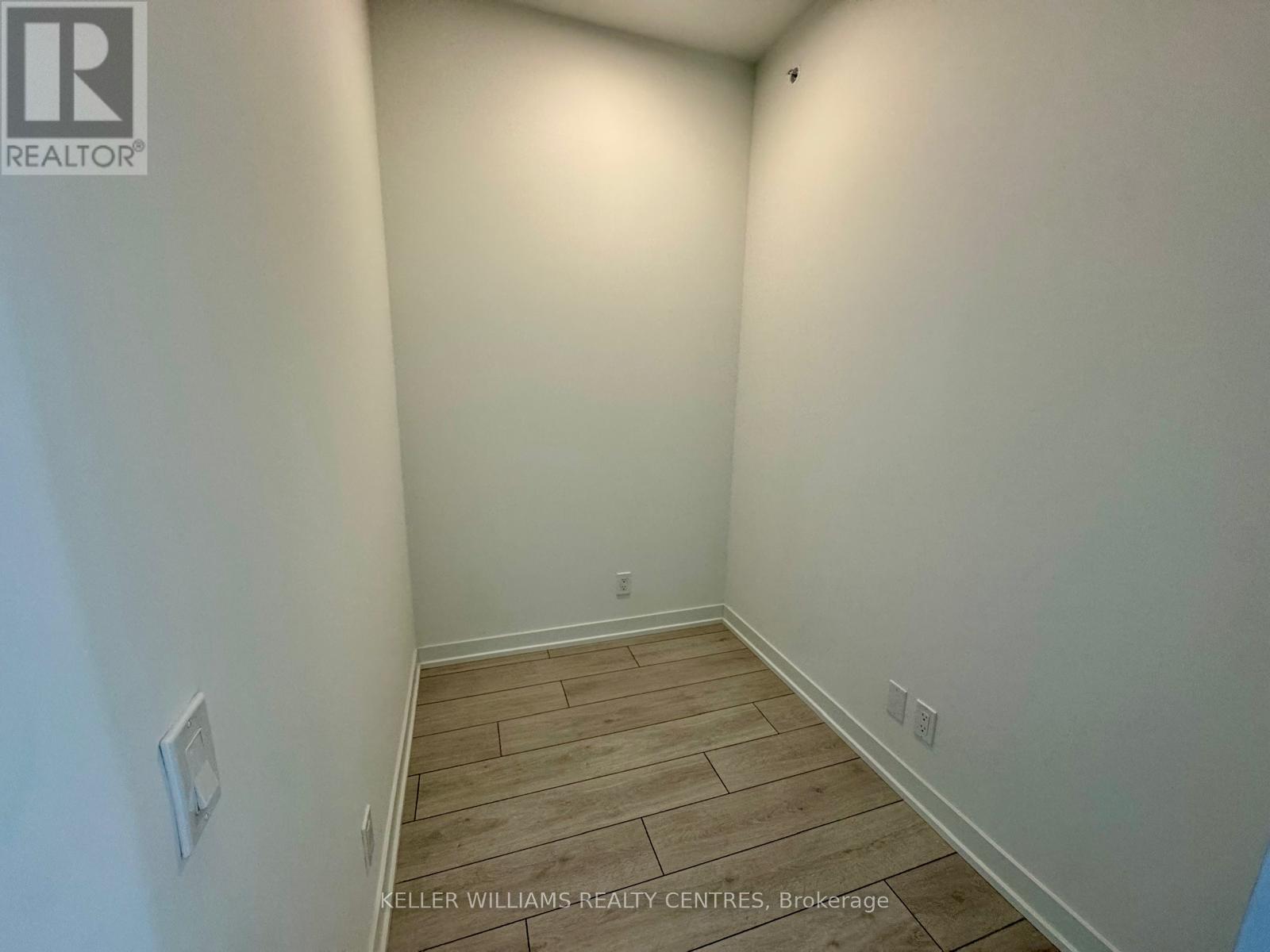 Photo 13 of 909 39 Mary Street, Barrie ON