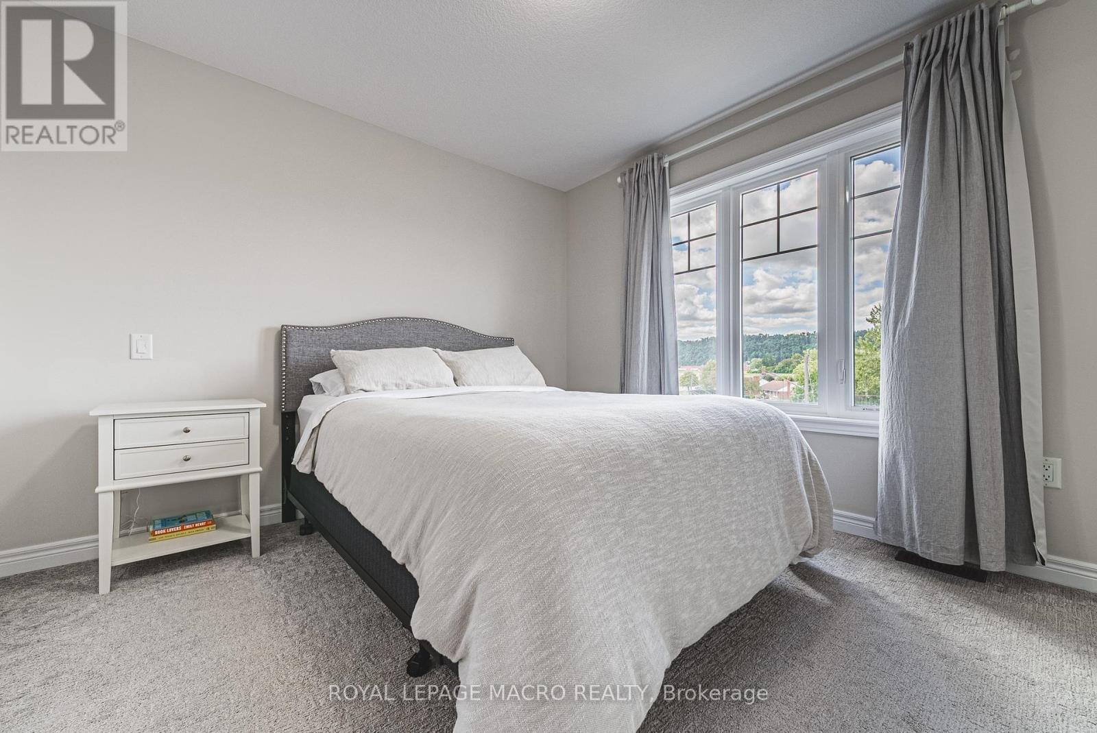 Photo 12 of 52 288 Glover Road, Hamilton ON