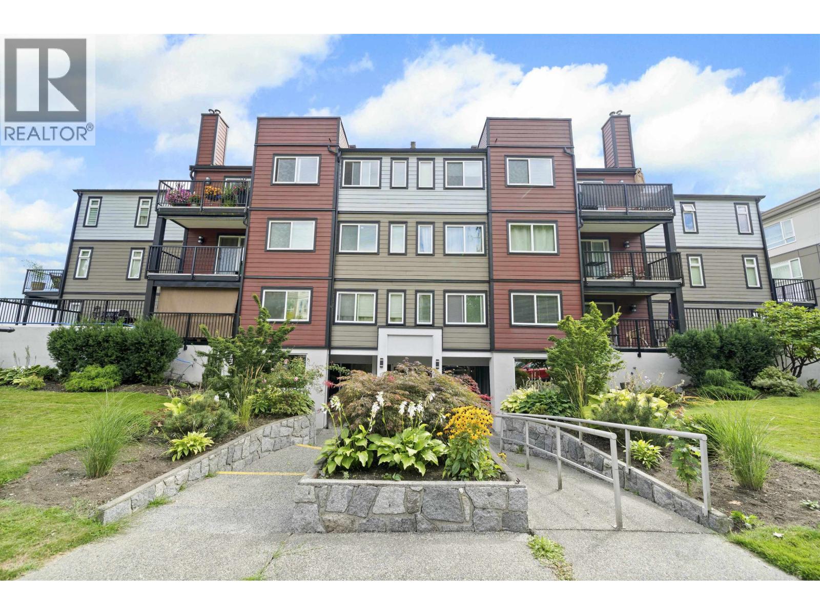 Photo 10 of 201 2344 Atkins Avenue, Port Coquitlam BC