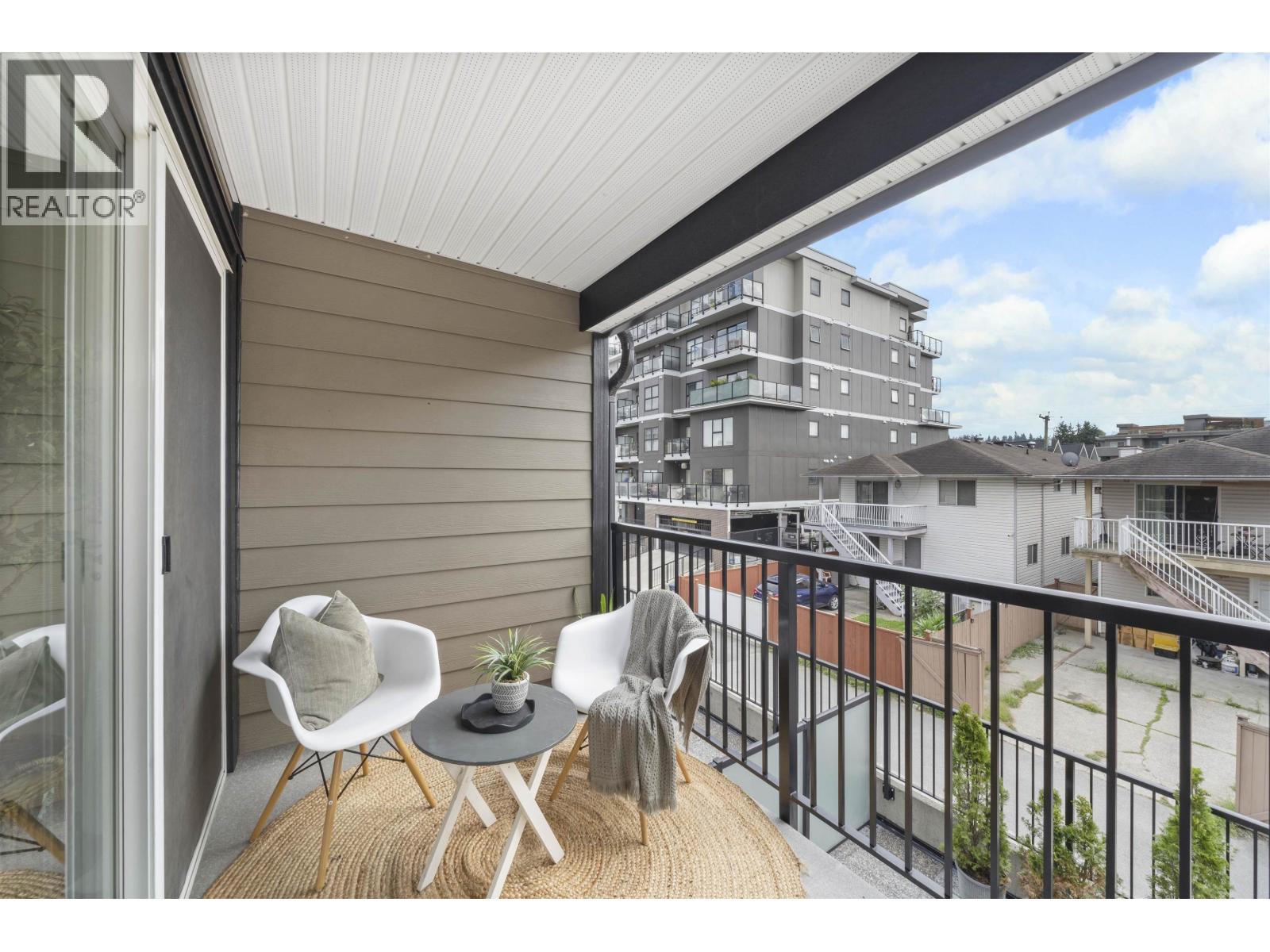 Photo 9 of 201 2344 Atkins Avenue, Port Coquitlam BC