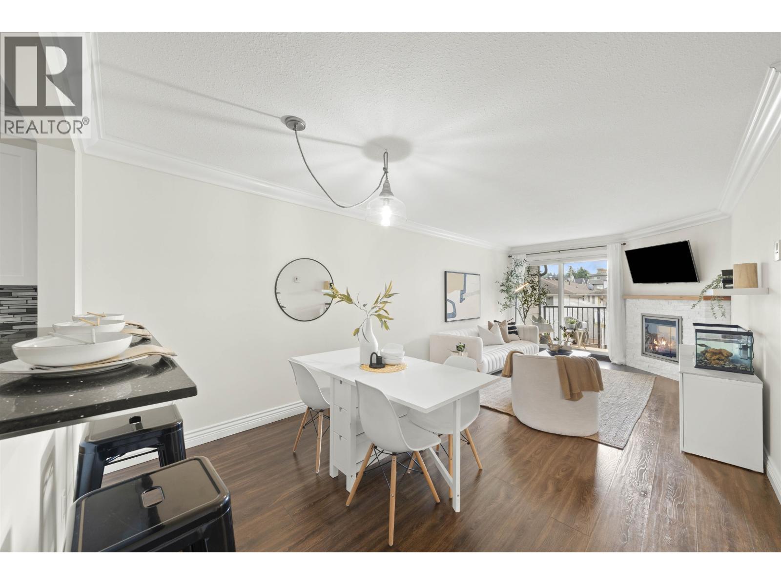 Photo 11 of 201 2344 Atkins Avenue, Port Coquitlam BC