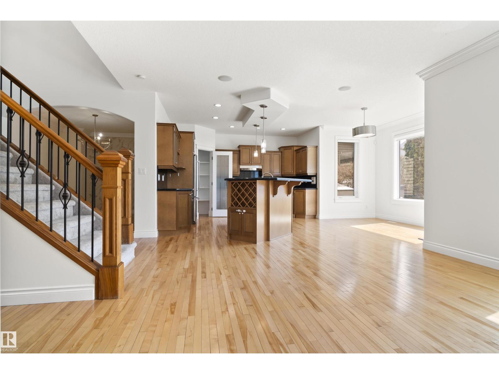 Photo 5 of 558 Stewart Cr Sw, Edmonton AB