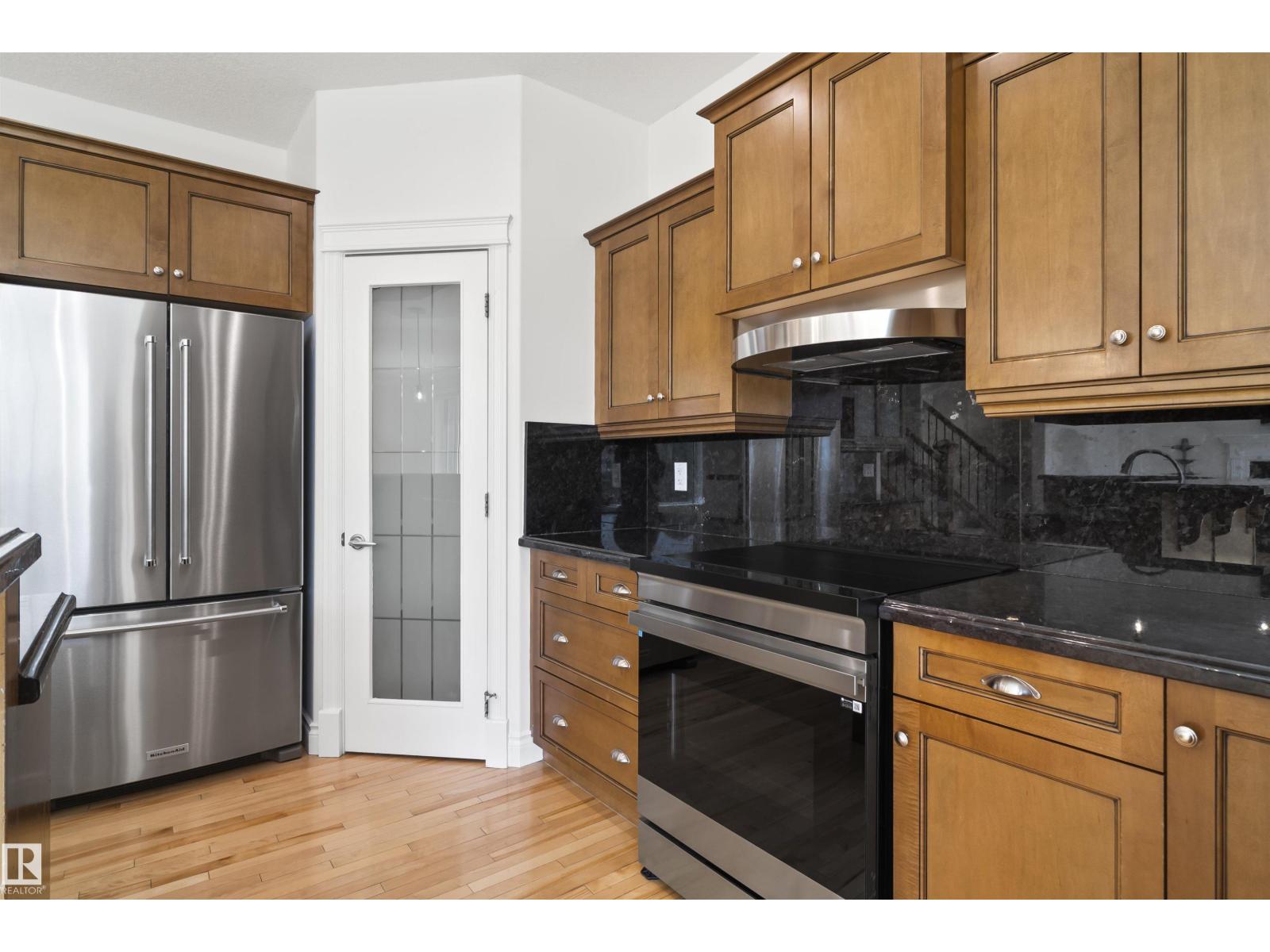 Photo 6 of 558 Stewart Cr Sw, Edmonton AB