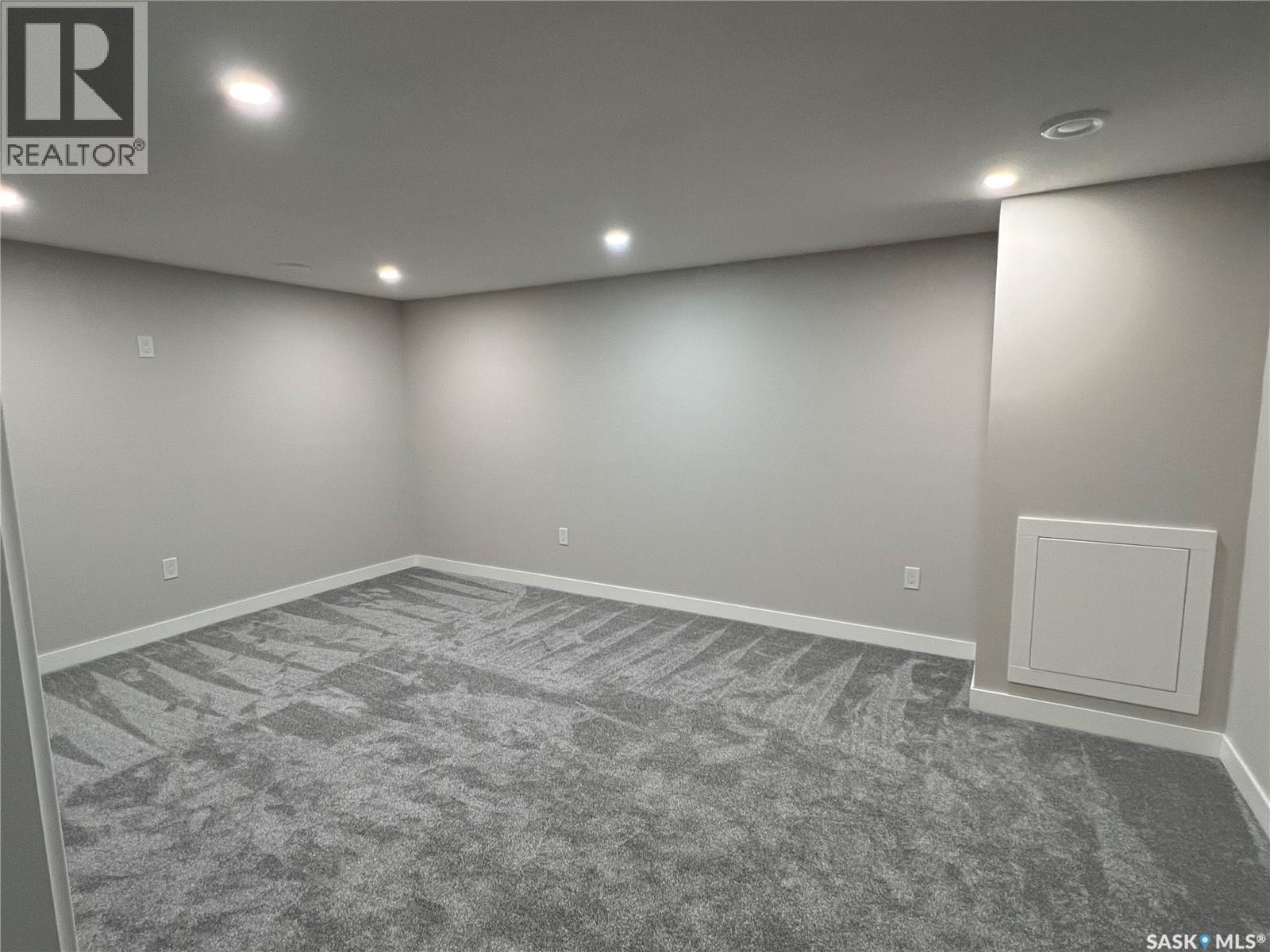 Single Family House for Sale in  Laubach AVENUE Regina 