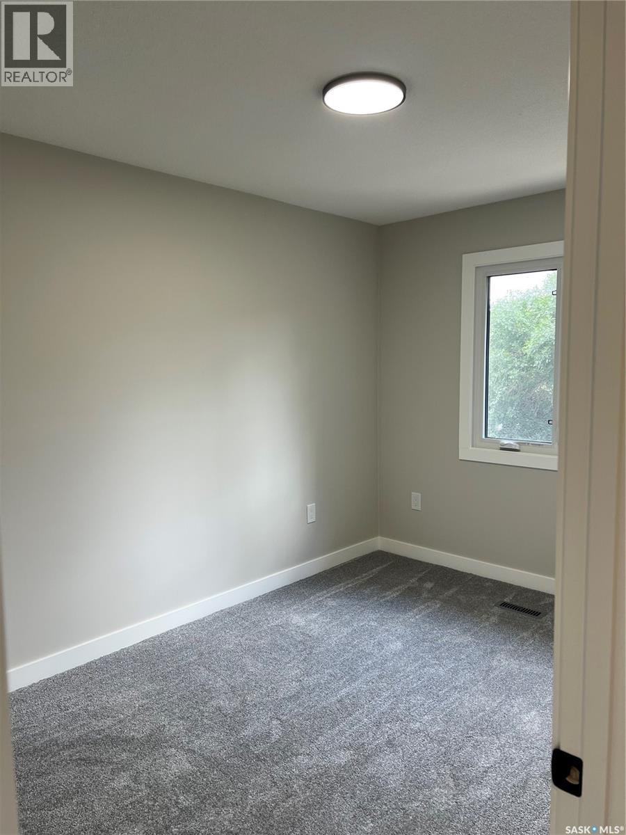 Single Family House for Sale in  Laubach AVENUE Regina 