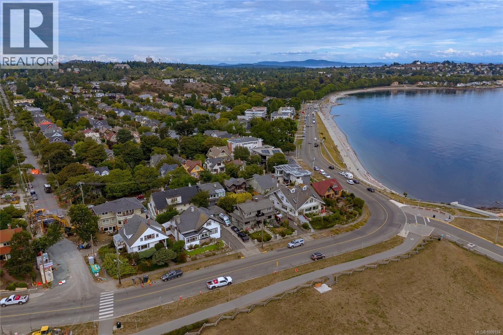 Photo 15 of 1319 Point St, Victoria BC