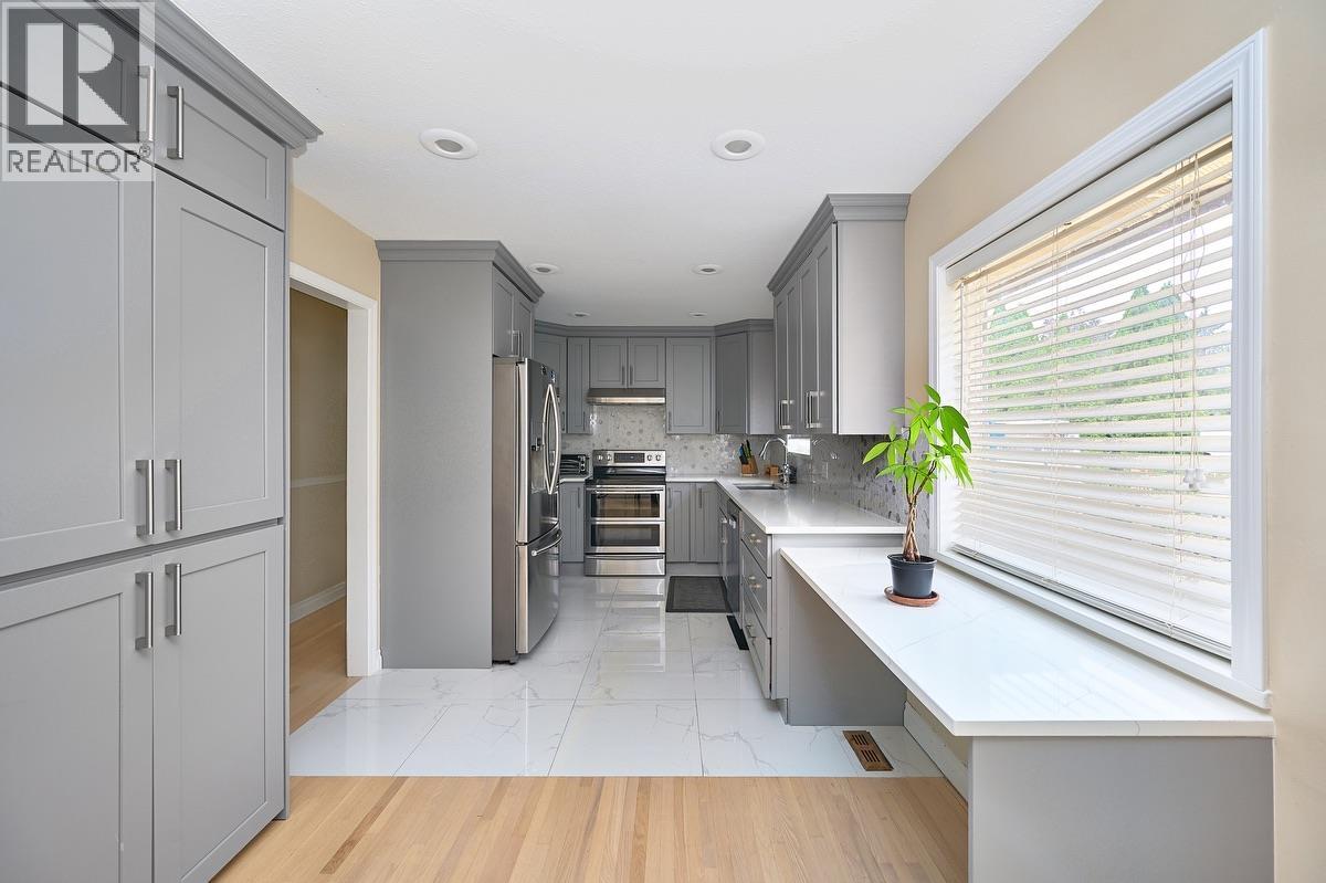 Photo 8 of 22939 128 Avenue, Maple Ridge BC