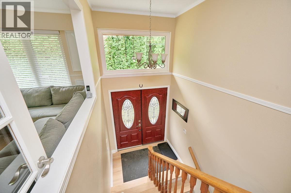 Photo 2 of 22939 128 Avenue, Maple Ridge BC